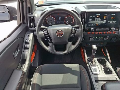 Used 2026 Nissan Frontier PRO-4X AWD/4WD image 11