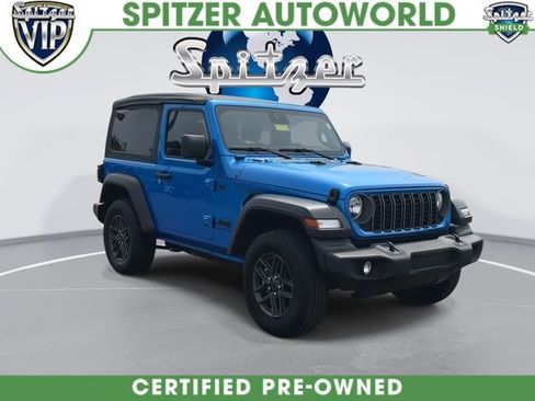 Used 2025 Jeep Wrangler Sport AWD/4WD image 2