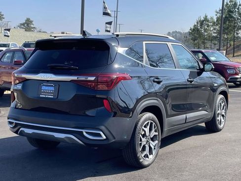 Used 2023 Kia Seltos EX image 3