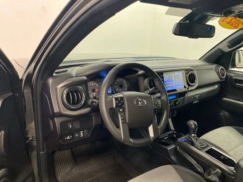 Used 2023 Toyota Tacoma TRD Off-Road AWD/4WD image 7