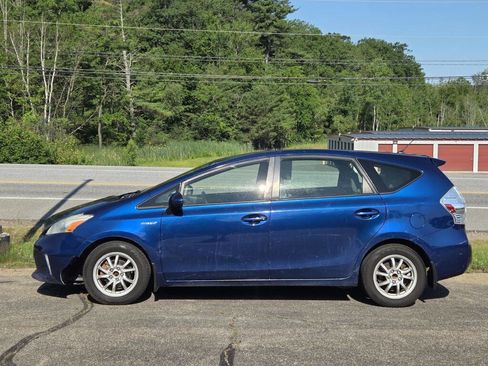 Used 2014 Toyota Prius V image 7