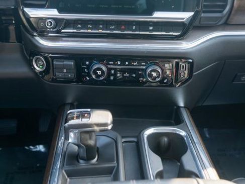 Used 2022 Chevrolet Silverado 1500 High Country w/ High Country Premium Package image 19