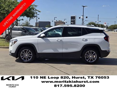 Used 2024 GMC Terrain SLT AWD/4WD image 12