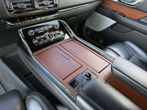 Used 2020 Lincoln Navigator L Reserve w/ Equipment Group 208A Reserve image 25