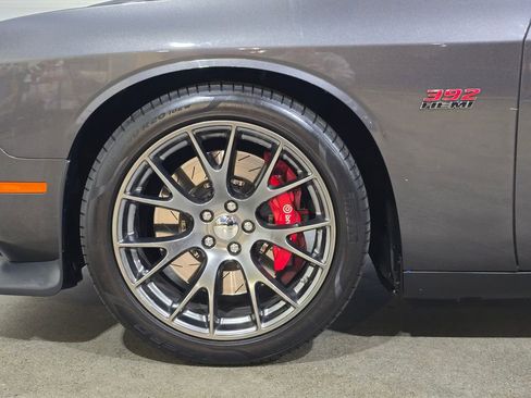 Used 2016 Dodge Challenger SRT w/ Technology Group image 8