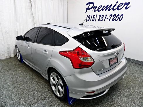 Used 2013 Ford Focus ST FWD image 4