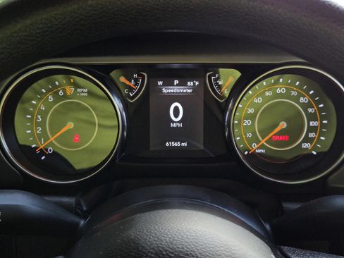 Used 2023 Jeep Gladiator Sport w/ Trailer Tow Package AWD/4WD image 33