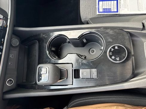 Certified 2023 Nissan Rogue SV AWD/4WD image 16