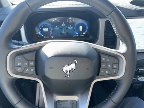 New 2025 Ford Bronco Outer Banks w/ Black Appearance Package image 37