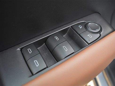 Used 2023 GMC Canyon AT4 w/ LPO, Sports Bar Package image 26