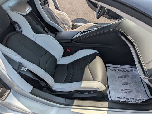 Used 2022 Chevrolet Corvette Stingray Premium Conv w/ Z51 Performance Package RWD image 18