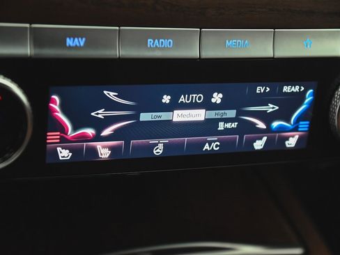 Used 2024 Genesis G80 image 23