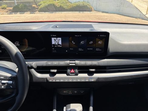 Used 2025 Kia K4 FWD image 17