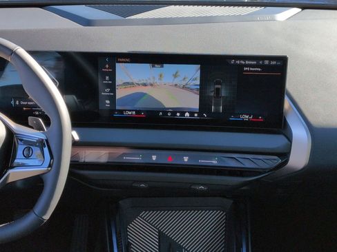 Used 2025 BMW X3 xDrive30i w/ Convenience Package image 29