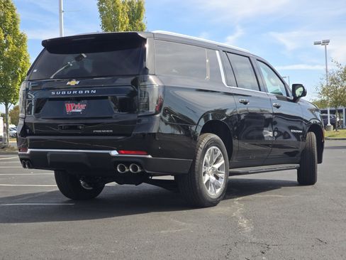 New 2026 Chevrolet Suburban Premier image 17