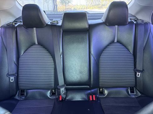 Used 2019 Toyota Camry SE w/ Carpet Mat Package FWD image 25