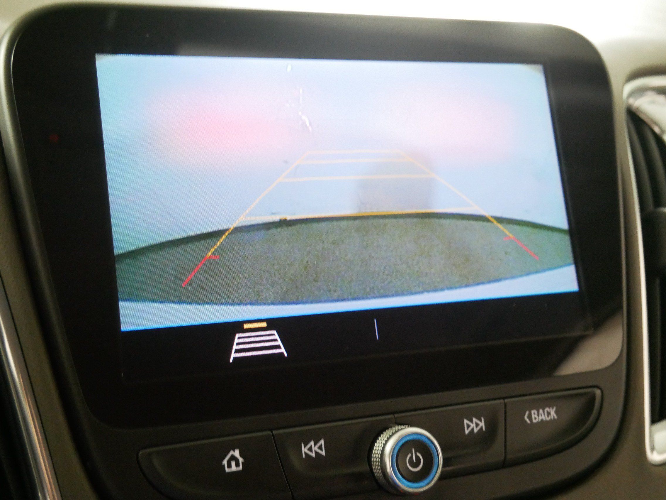 Used 2020 Chevrolet Malibu LT FWD image 33