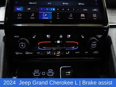 Used 2024 Jeep Grand Cherokee L Limited w/ Luxury Tech Group II image 21