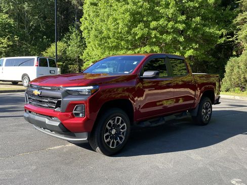 Used 2023 Chevrolet Colorado LT w/ LT Convenience Package III image 5