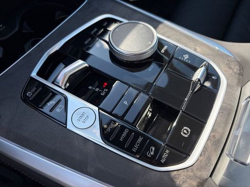 New 2026 BMW X5 xDrive50e image 18