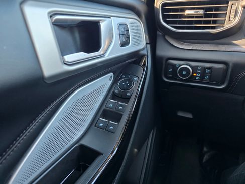 Certified 2023 Ford Explorer Platinum w/ Technology Package image 15