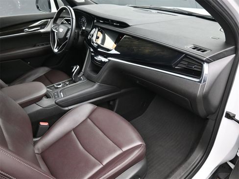 Certified 2023 Cadillac XT6 Premium Luxury w/ Technology Package image 11