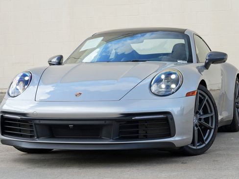 Used 2024 Porsche 911 Carrera T RWD image 3