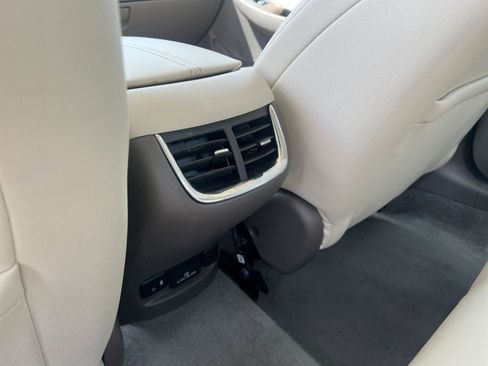 Used 2024 Chevrolet Malibu LT image 24