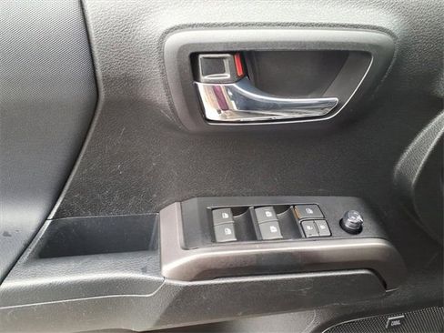 Used 2022 Toyota Tacoma TRD Pro image 11