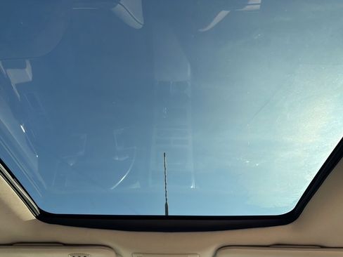 Used 2009 Lincoln MKX Base image 24