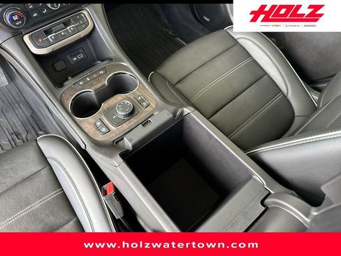 Used 2023 GMC Acadia Denali w/ Denali Ultimate Package AWD/4WD image 34