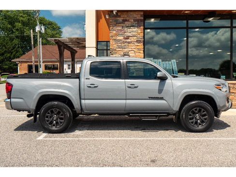 Used 2021 Toyota Tacoma SR5 w/ Blackout Package (TMS) AWD/4WD image 2