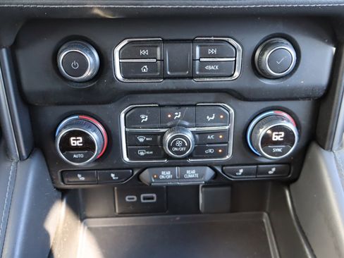 Certified 2024 Chevrolet Suburban LT w/ LT Signature Package image 30