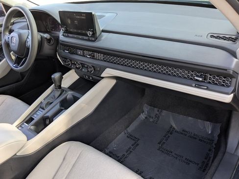 Used 2023 Honda Accord EX image 19