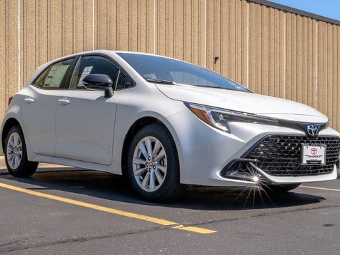 New 2026 Toyota Corolla SE FWD image 2
