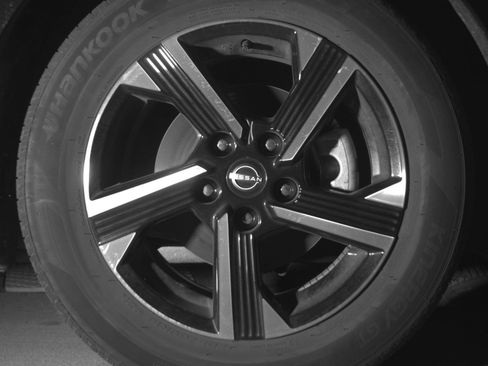 Used 2025 Nissan Sentra SV image 13