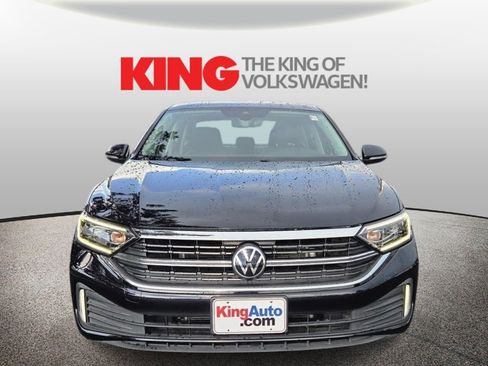 Certified 2023 Volkswagen Jetta SEL FWD image 9