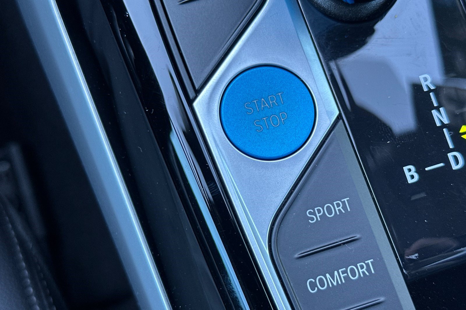 Certified 2023 BMW i4 eDrive40 w/ Premium Package RWD image 28