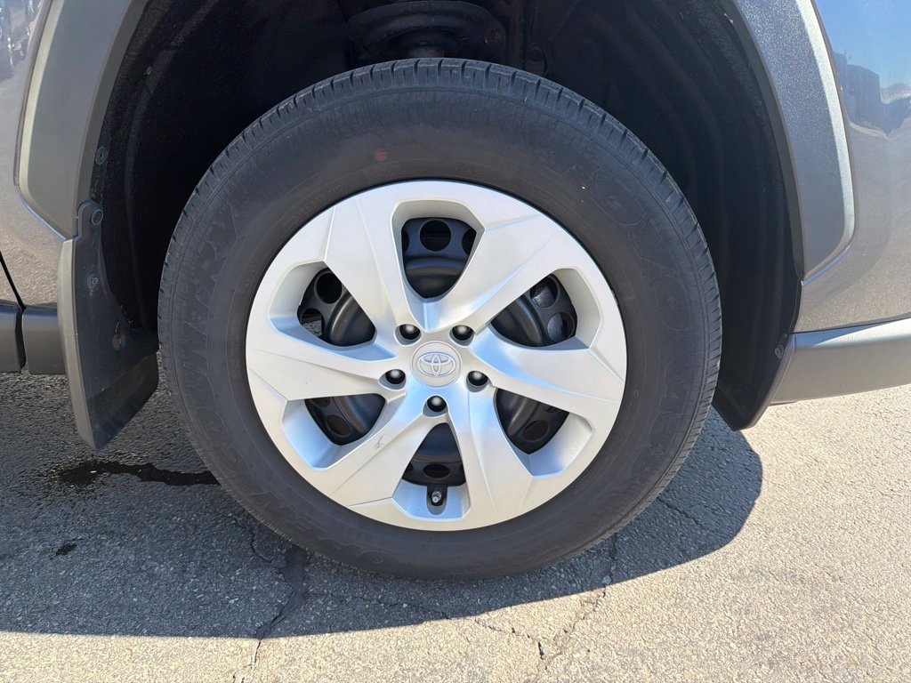 Used 2024 Toyota RAV4 LE FWD image 10