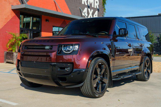 Used 2025 Land Rover Defender 130 X-Dynamic SE AWD/4WD image 1