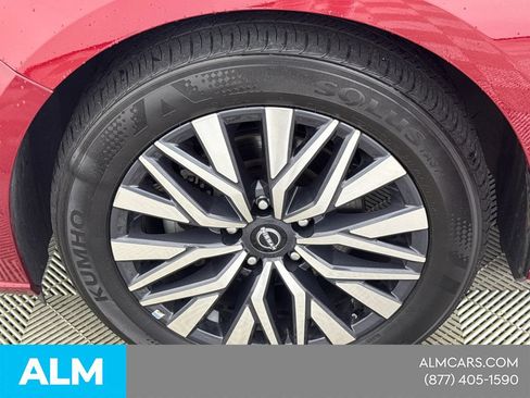 Used 2025 Nissan Altima 2.5 SV FWD image 15