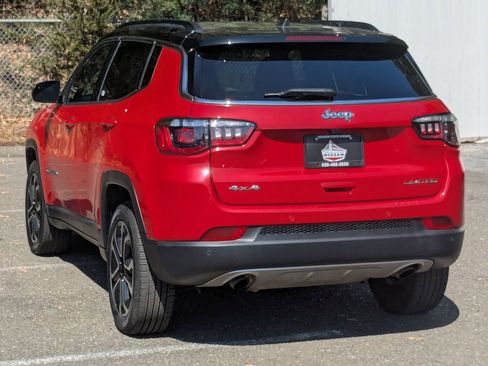 Used 2023 Jeep Compass Limited image 7