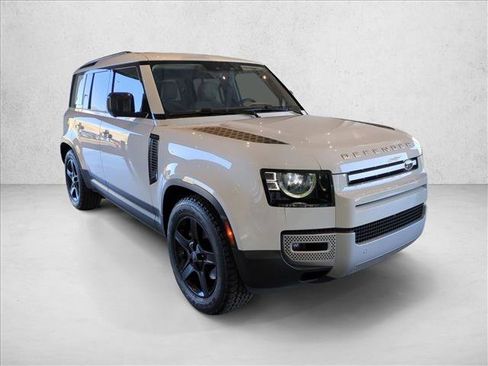 Used 2021 Land Rover Defender 110 SE image 3