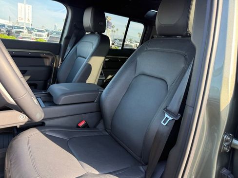 Used 2024 Land Rover Defender 110 S image 5