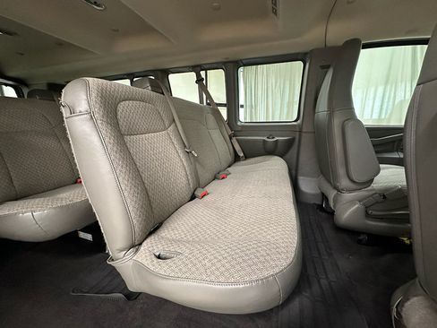 Used 2025 Chevrolet Express 3500 LT w/ LT Preferred Equipment Group RWD image 19