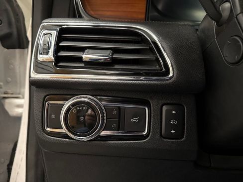 Used 2018 Lincoln Navigator L Reserve w/ Technology Package image 21