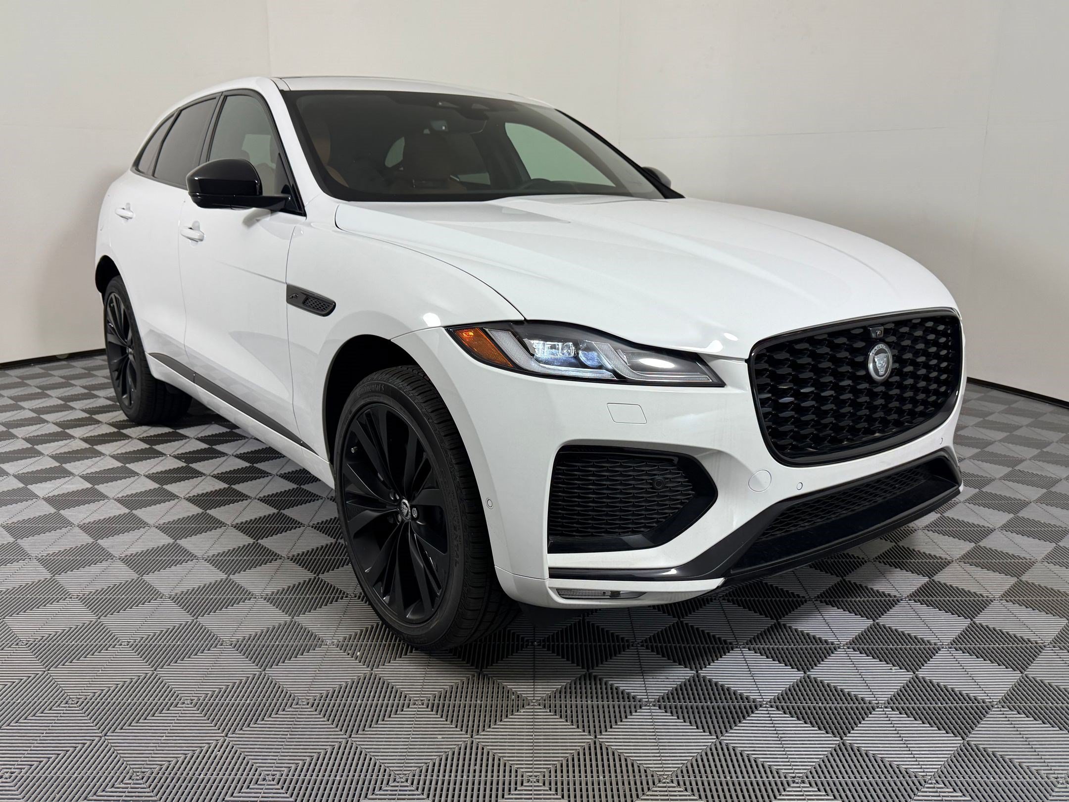 New 2026 Jaguar F-PACE R-Dynamic S AWD/4WD image 6