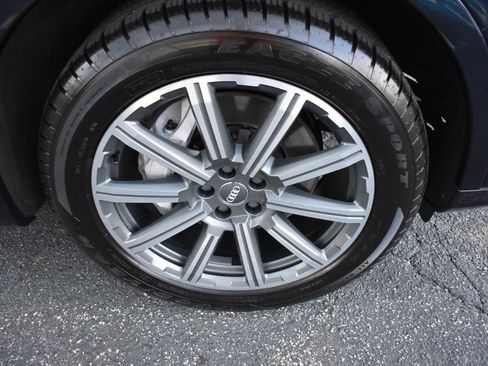 Used 2018 Audi Q7 3.0T Prestige w/ Prestige Package image 40