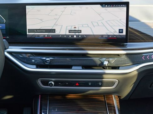 Used 2024 BMW X7 xDrive40i w/ Climate Comfort Package AWD/4WD image 55