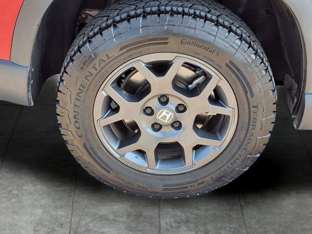 Certified 2025 Honda Pilot TrailSport image 9